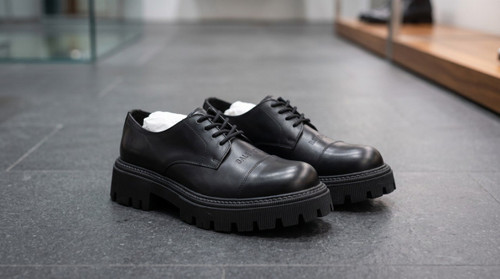 کفش چرم بند دار لژ دار بالنسیاگا balenciaga
