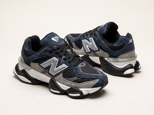 کتونی New balance 9060 رنگ سرمه ای طوسی