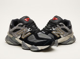 کتونی New balance 9060 رنگ مشکی N زرد